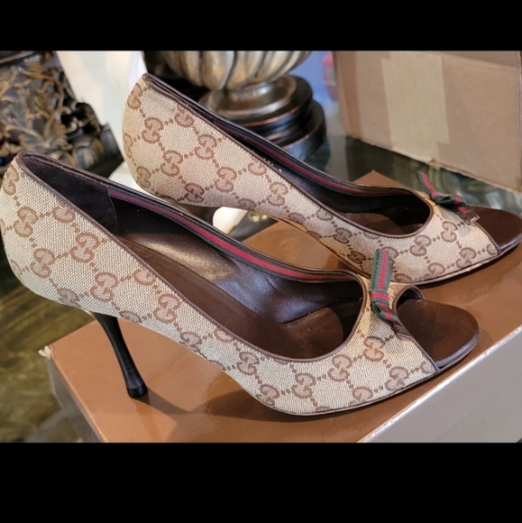 Gucci Heels - Picture 2 of 8